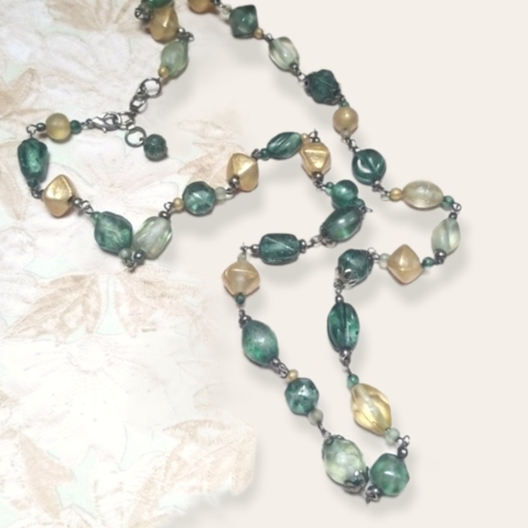 Vintage Mid Century Glass Bead Necklace - Picture 4 of 12